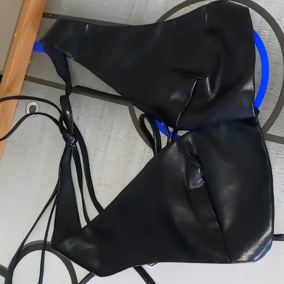 Pleather bikini top - Picture 2 of 3
